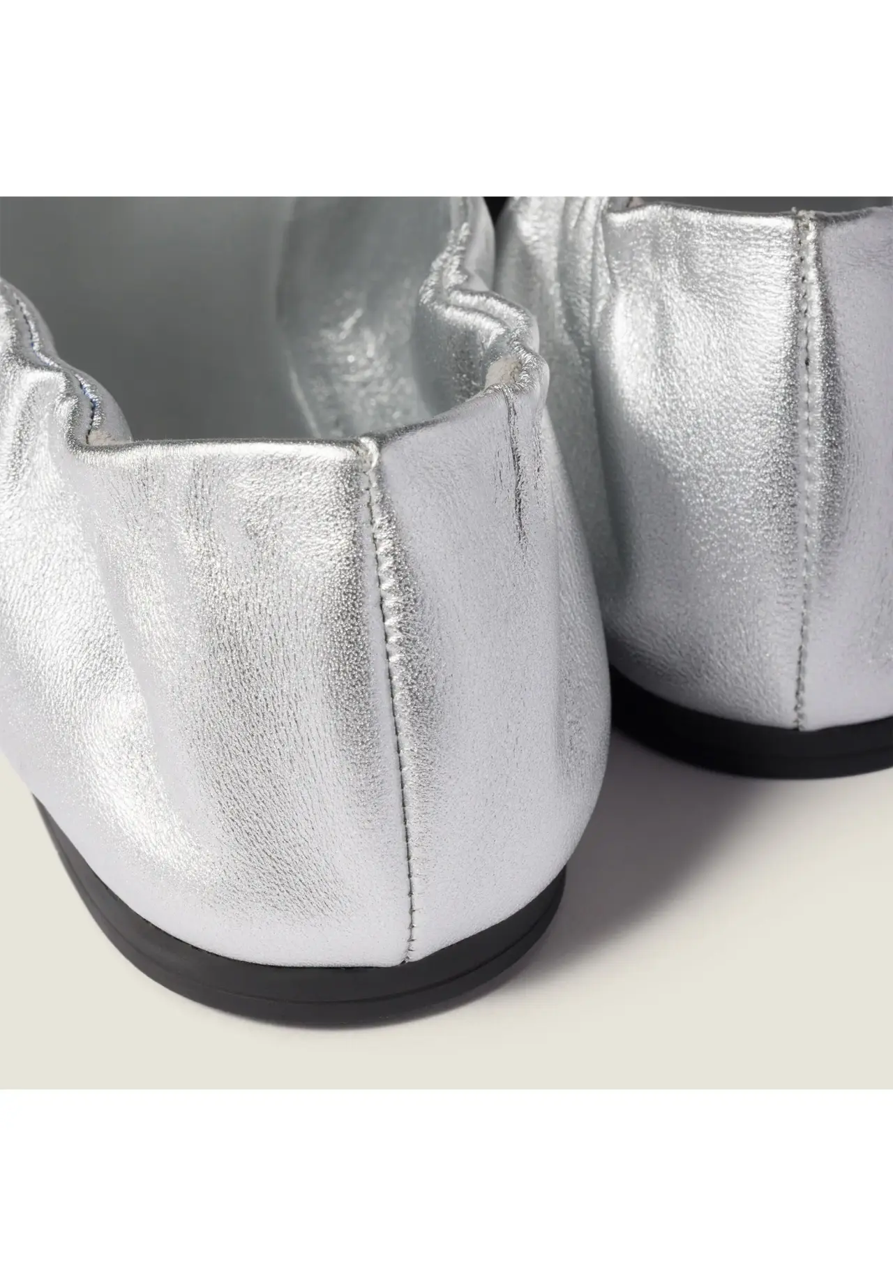 ルーシュ モルドレ ナッパレザー バレリーナシューズ