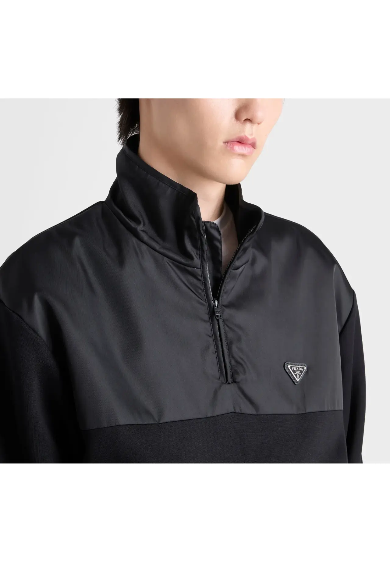 コットンフリース ファスナー開閉式 ジャケット Re-Nylonのディテール付