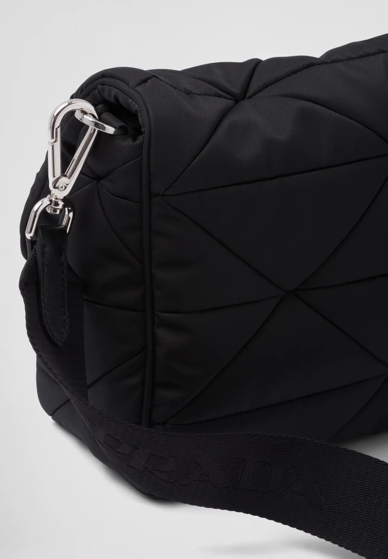 Padded Re-Nylon shoulder bag 1BD290 RDJN F0002 V B9O