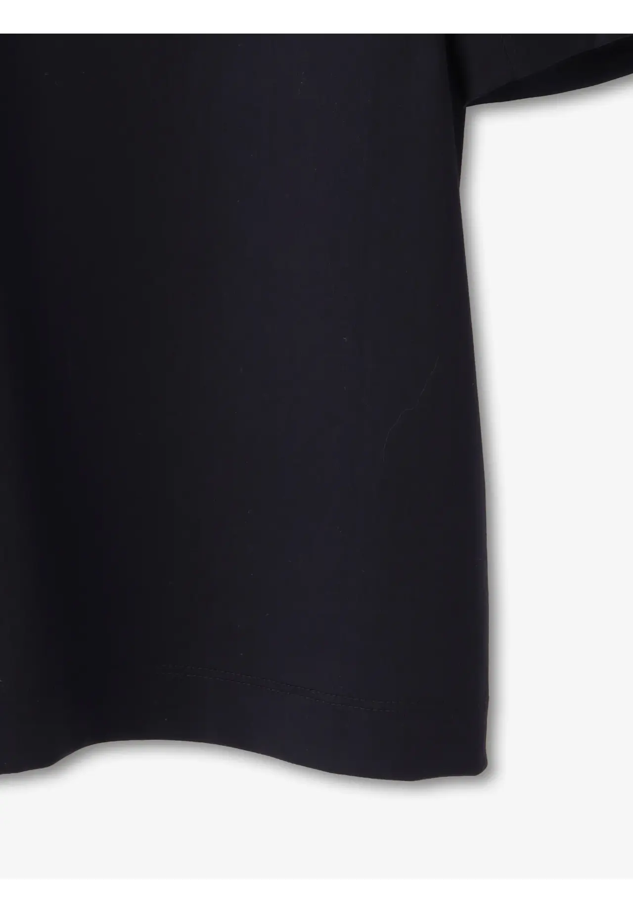 パールボタン Tシャツ