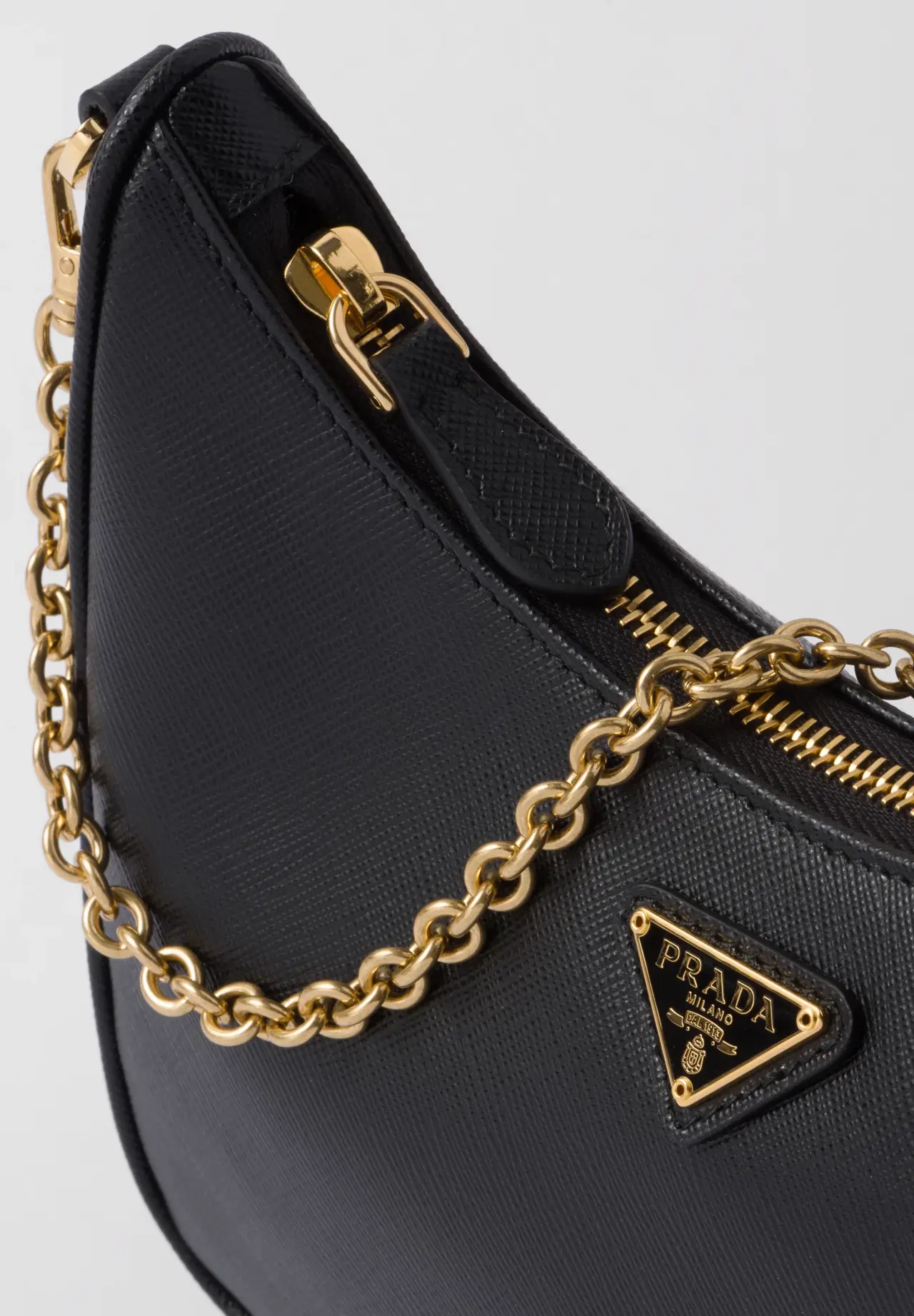 Prada Re-Edition 2005 Saffiano leather bag 1BH204 NZV