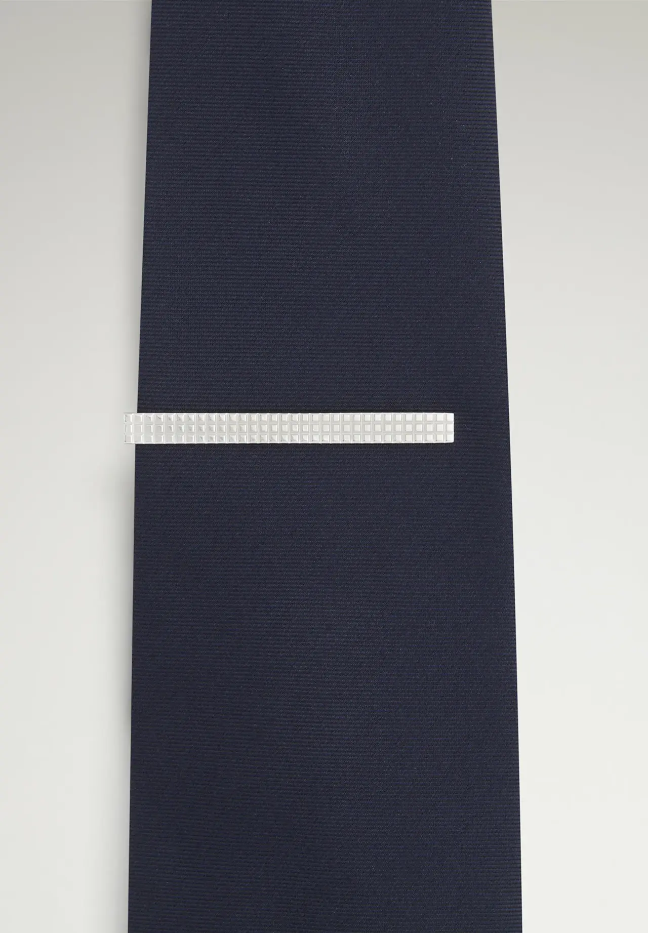 Hobnail Tie Bar