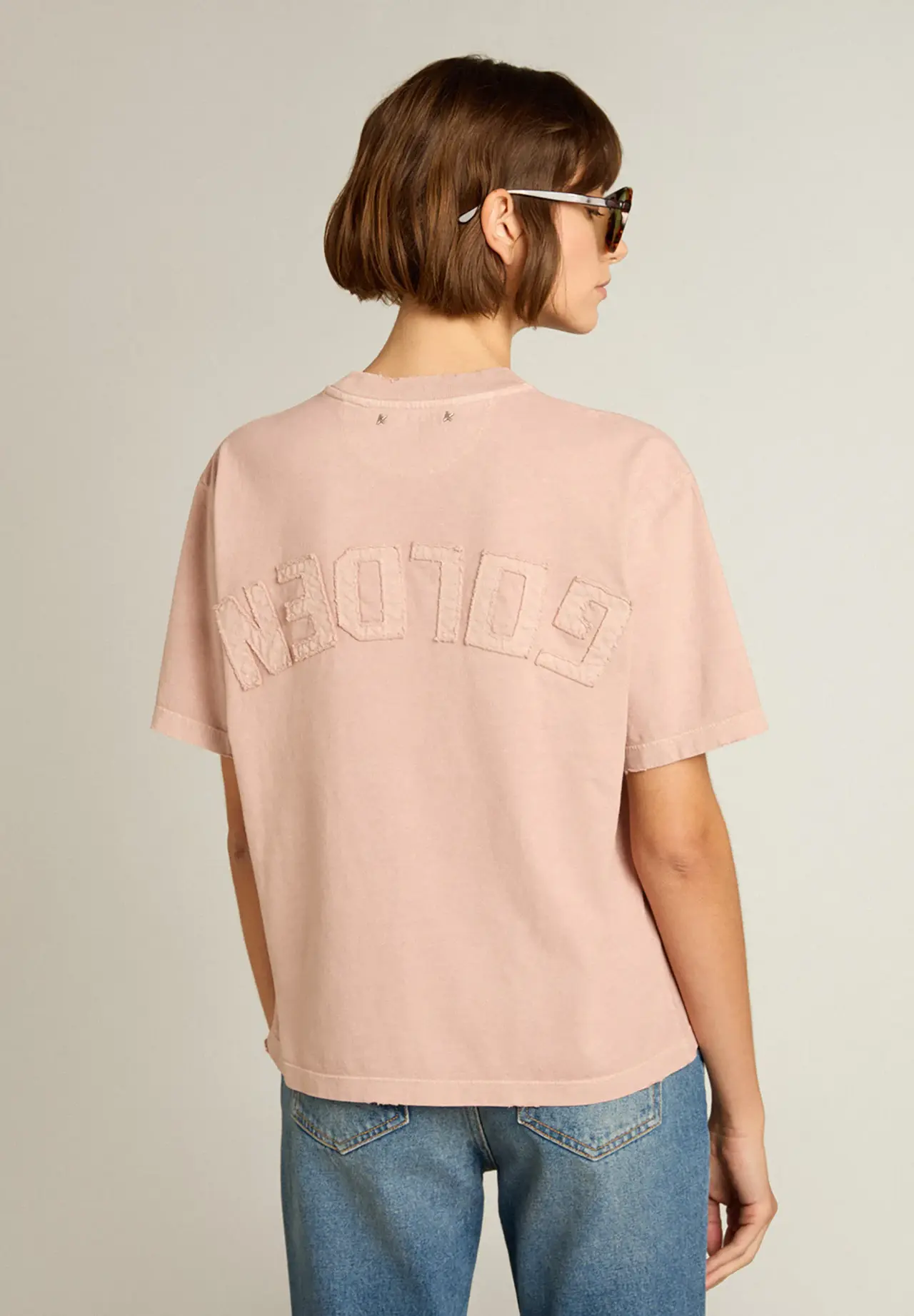 Tシャツ（パウダーピンク） バックに逆さまのロゴ - Jersey Capsule