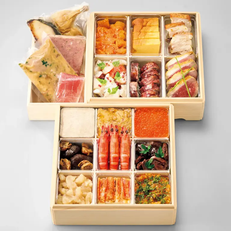 法式年夜饭二层重箱与小盒