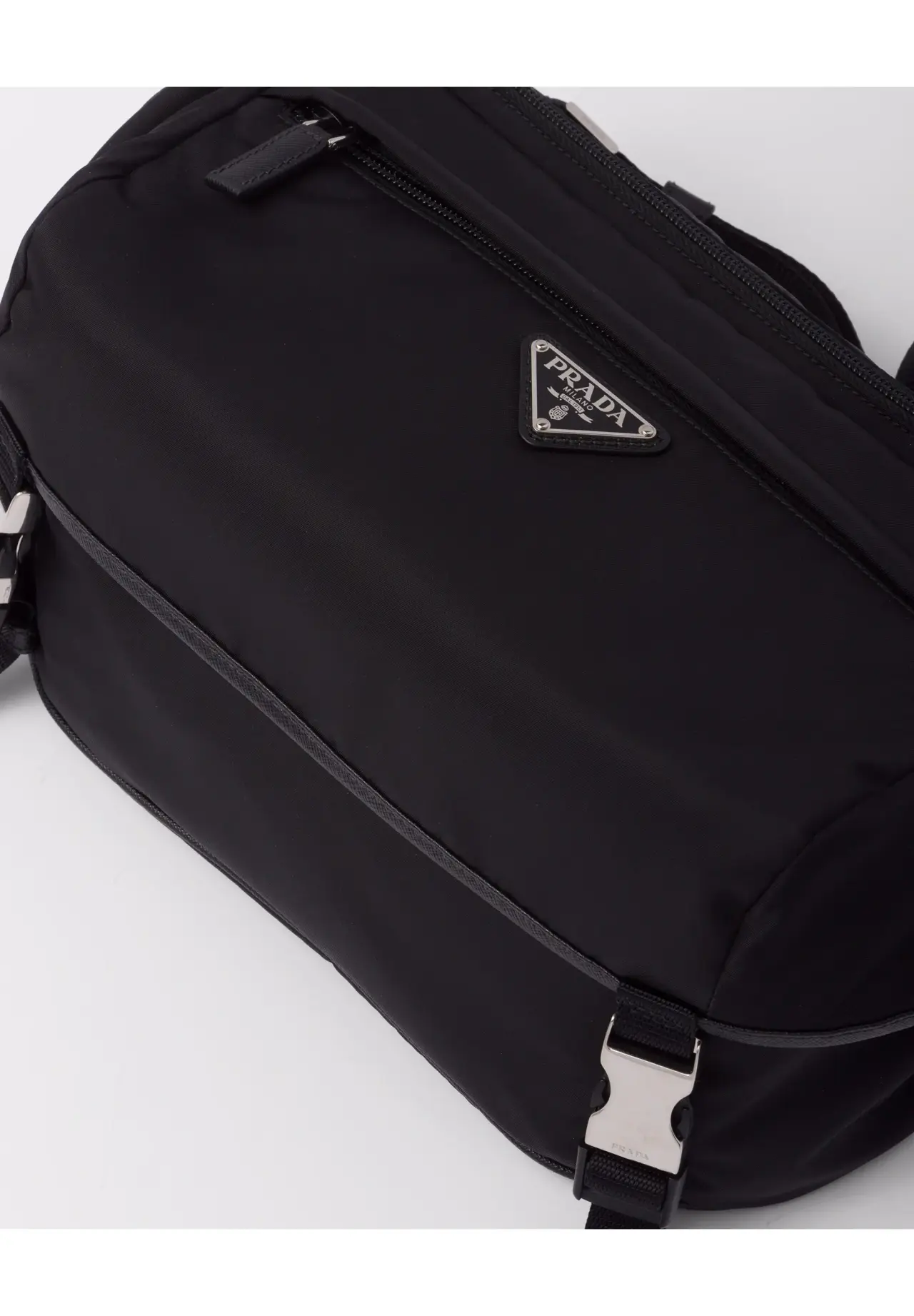 Re-Nylon × Saffiano 皮革单肩包