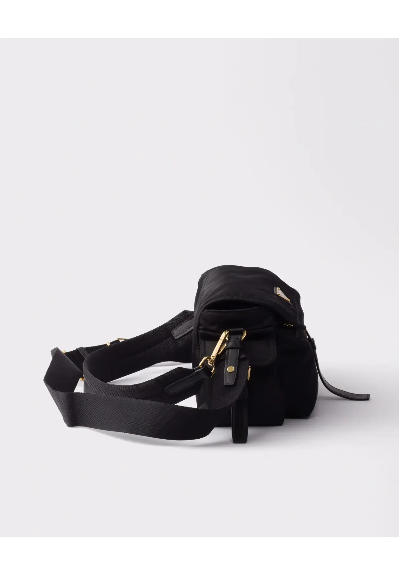 プラダ エクスプローラ ミディアム Re-Nylon ショルダーバッグ