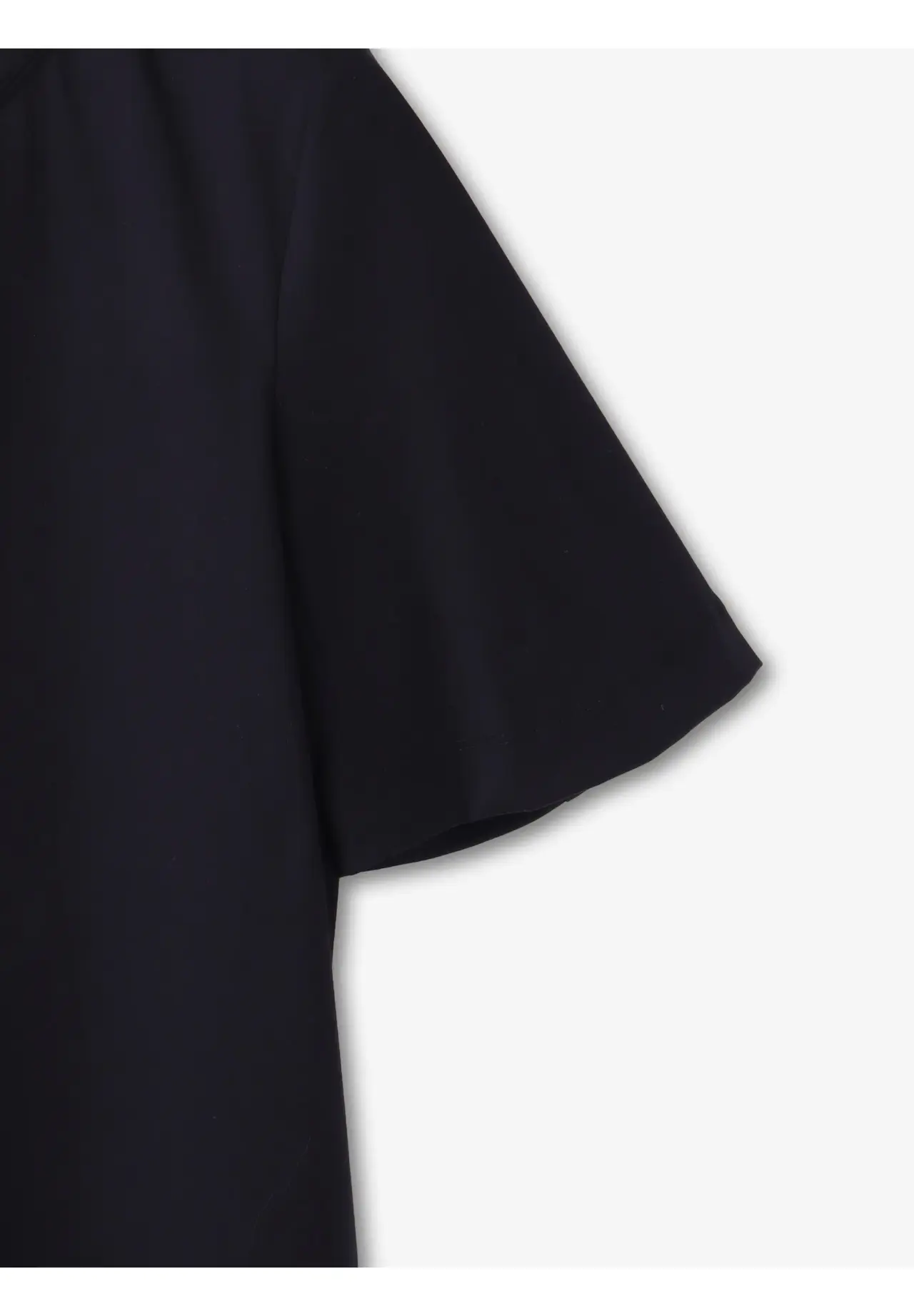パールボタン Tシャツ
