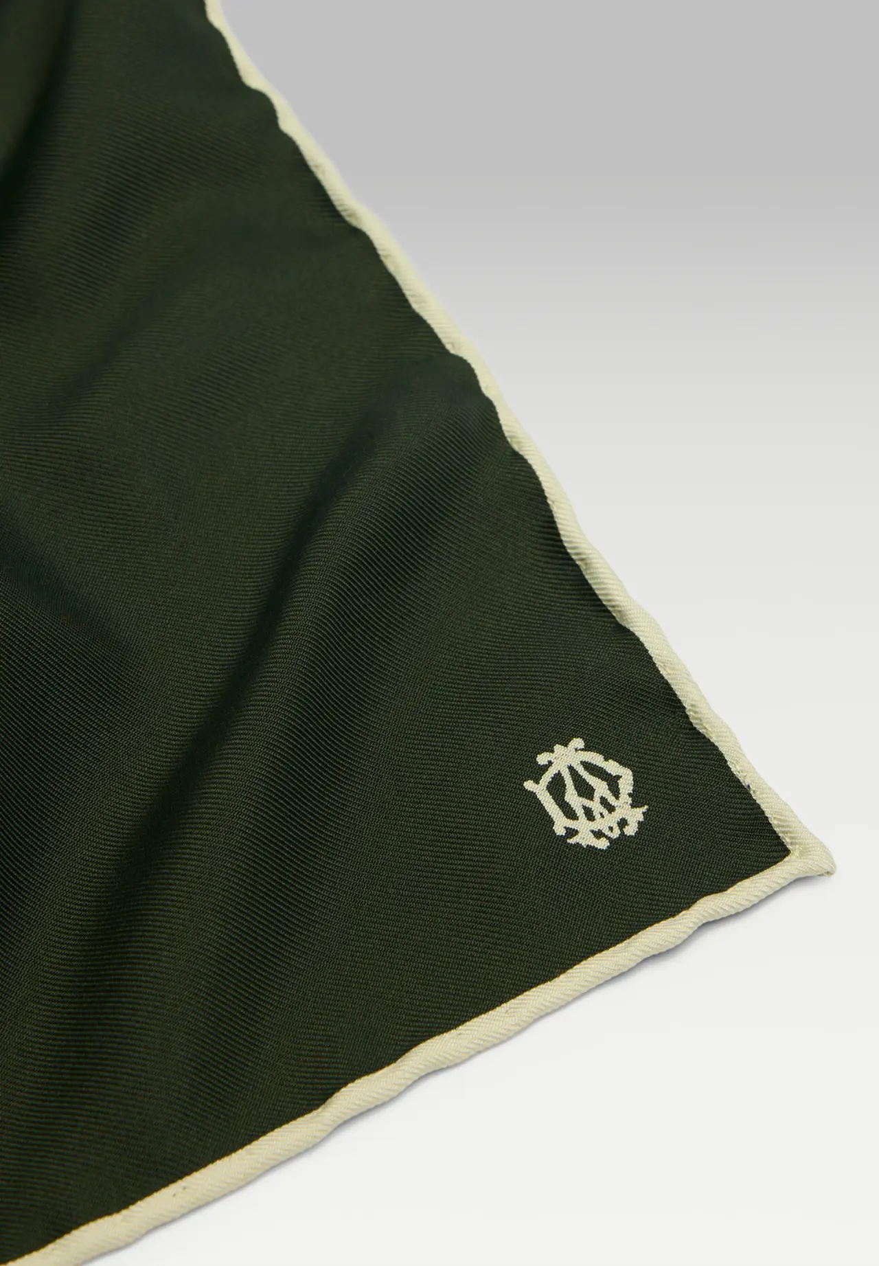 SILK POCKET SQUARE W, OBSIDIAN GREEN, R