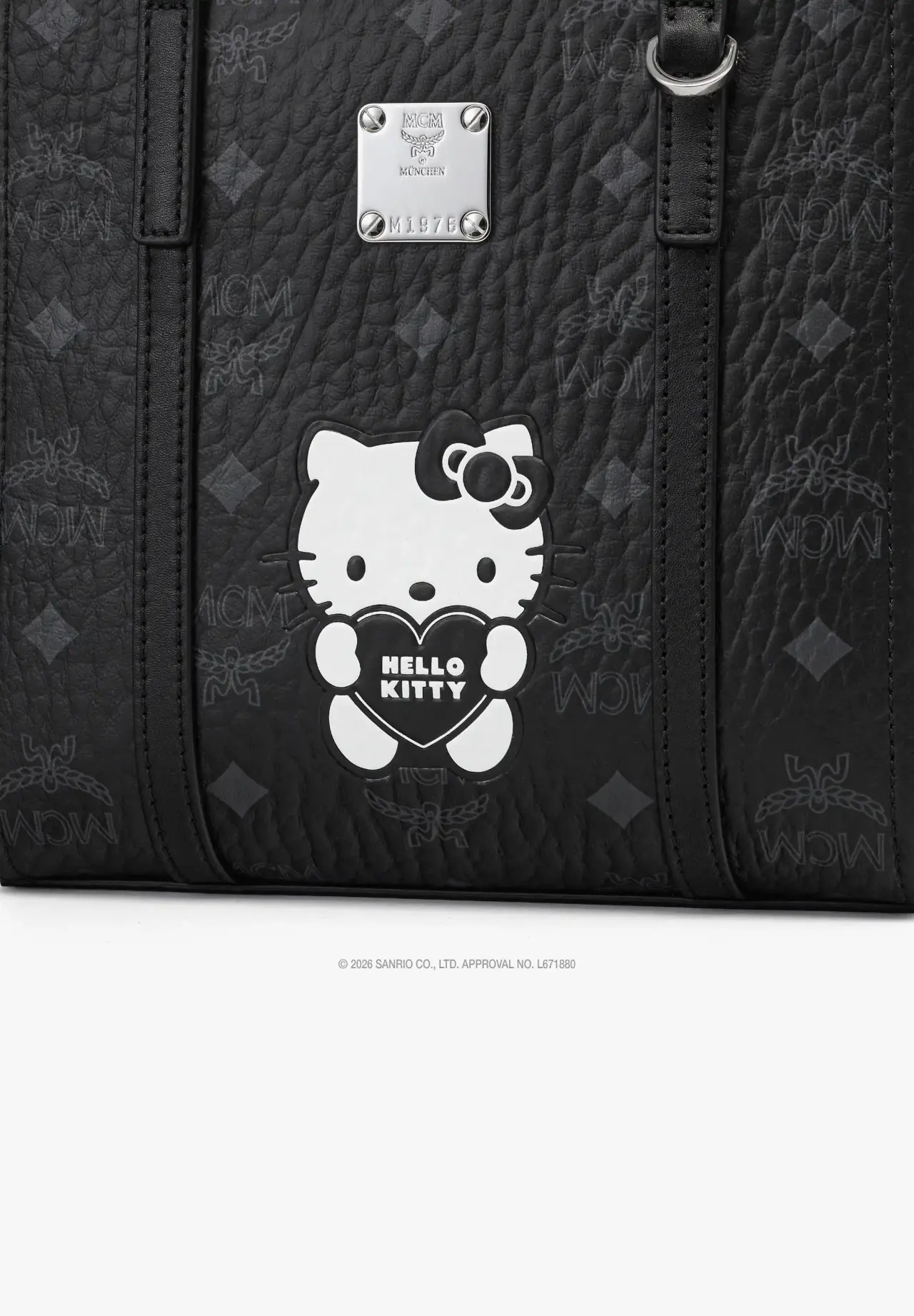 MCM x HELLO KITTY Toni トップジップ ショッパーバッグ | Matsuya Ginza
