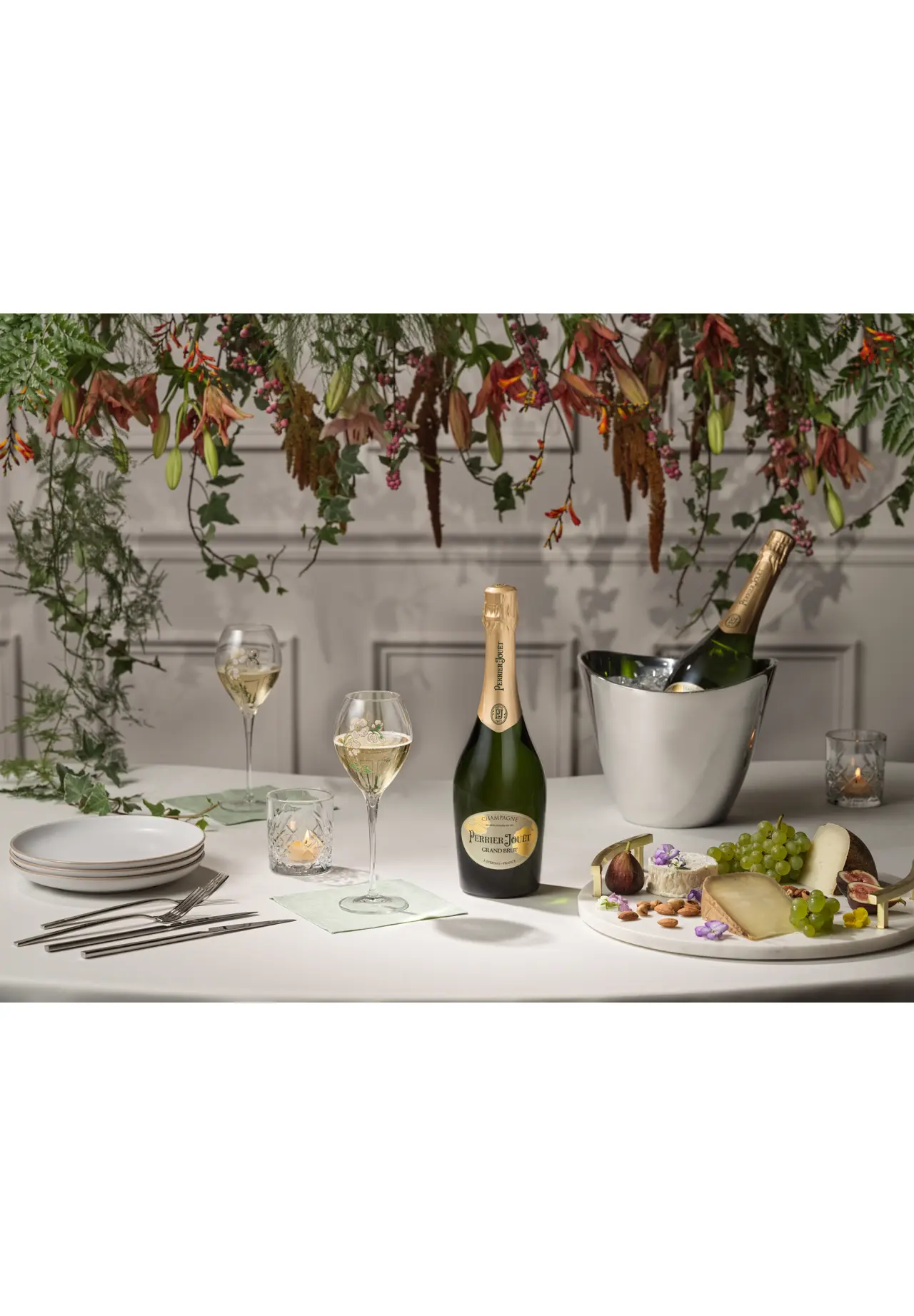 Perrier-Jouët Grand Brut 2-Glass Set Ecological Box 750ml