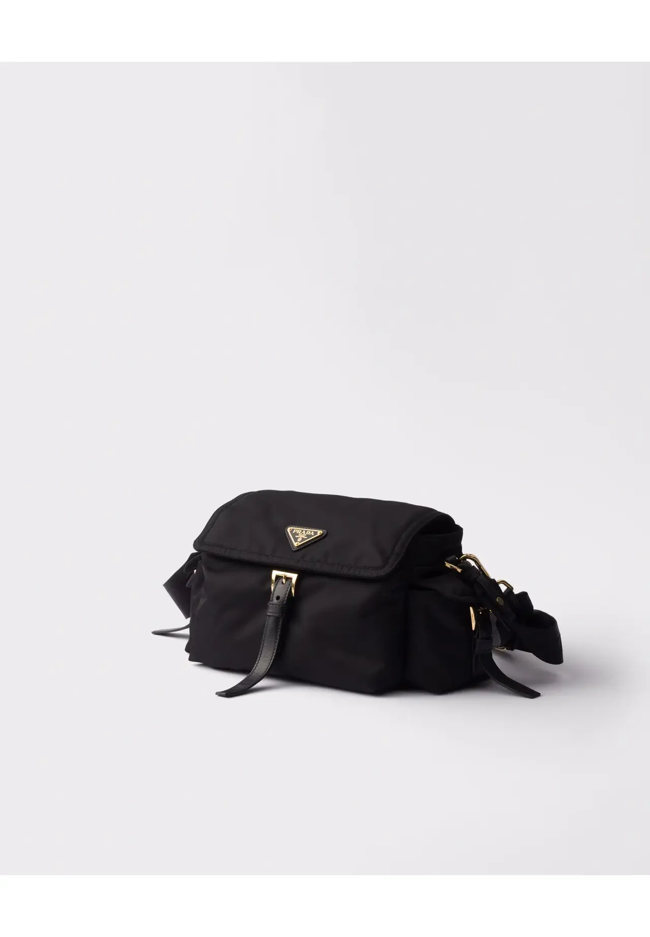 プラダ エクスプローラ ミディアム Re-Nylon ショルダーバッグ