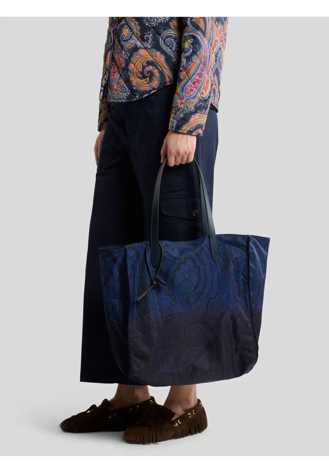  Gradient Arnica Motif “UNFOLD ME” Nylon Tote Bag