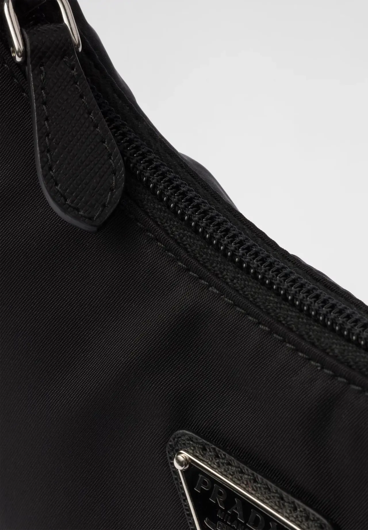 プラダ Re-Edition 2000 Re-Nylon ミニバッグ　1NE515 RDH0 F0002