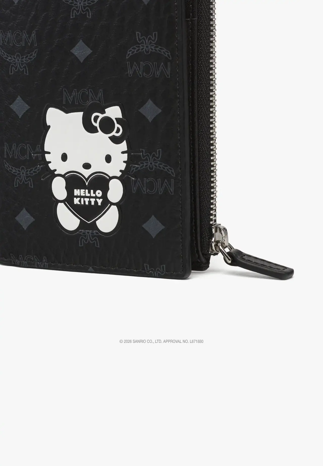 MCM x HELLO KITTY 二つ折りジップカードウォレット | Matsuya Ginza