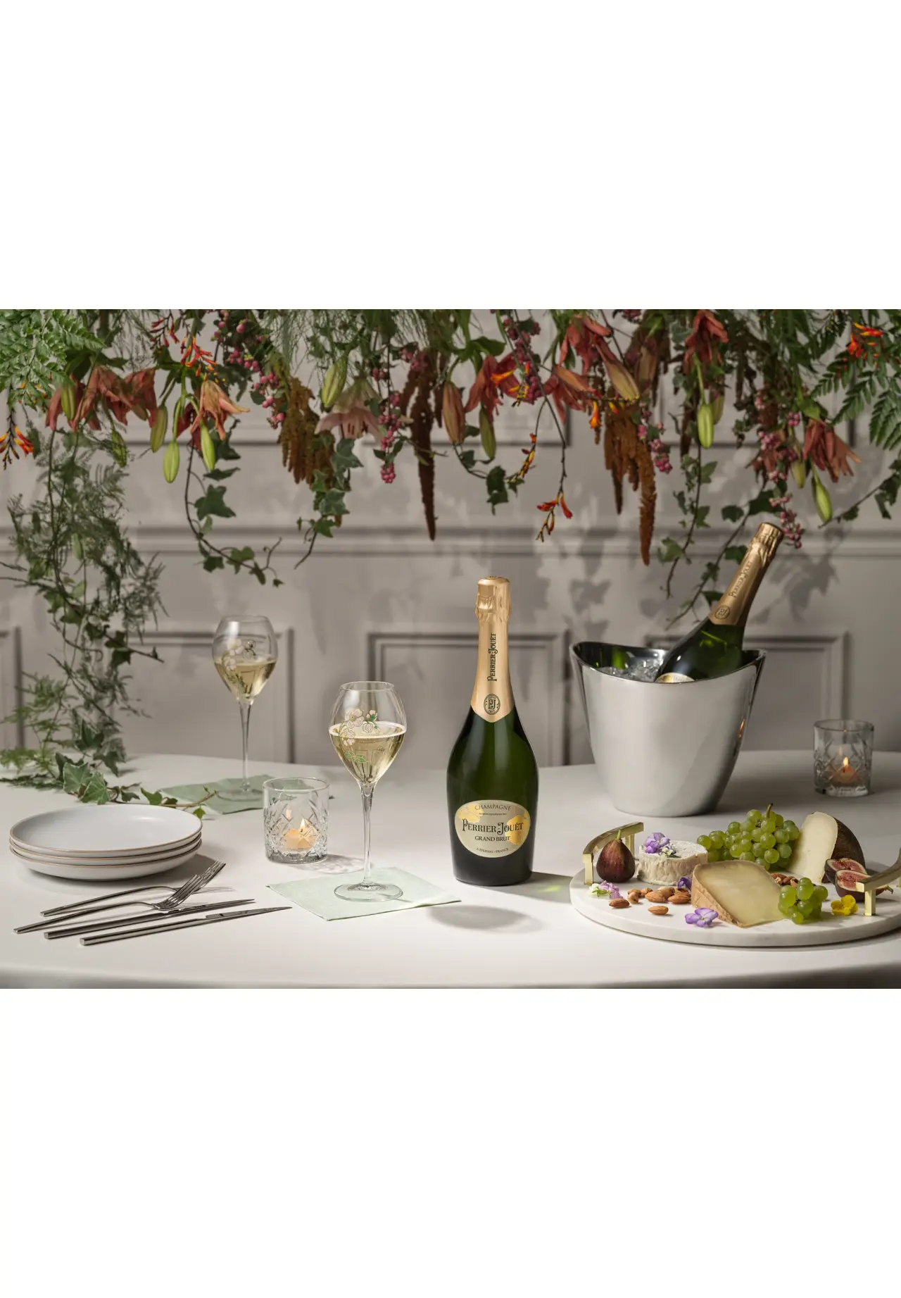 【ライトイヤー】Perrier-Jouët GrandBrut ５本 Perrier-Jouet Grand Brut 750ml | Matsuya Ginza
