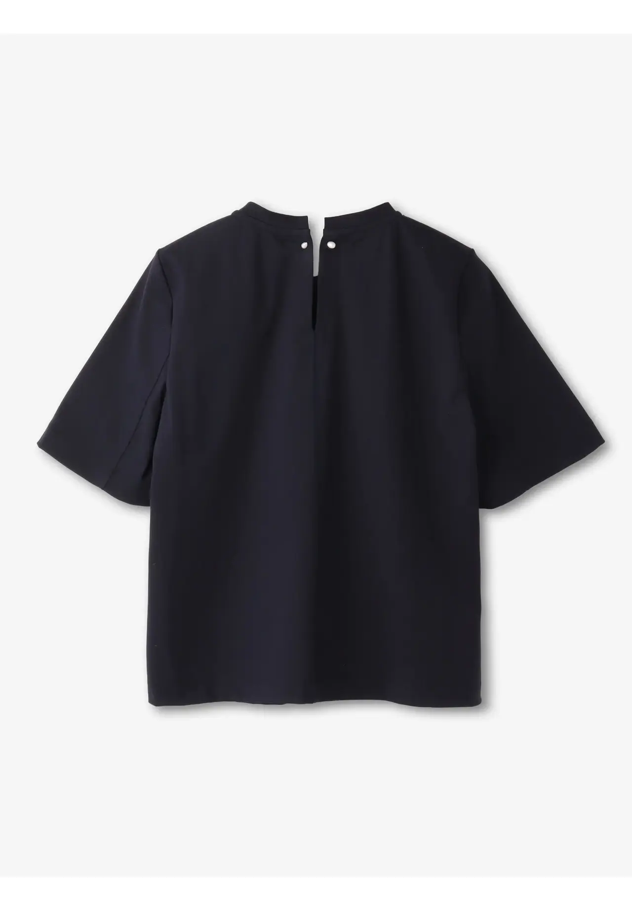 パールボタン Tシャツ