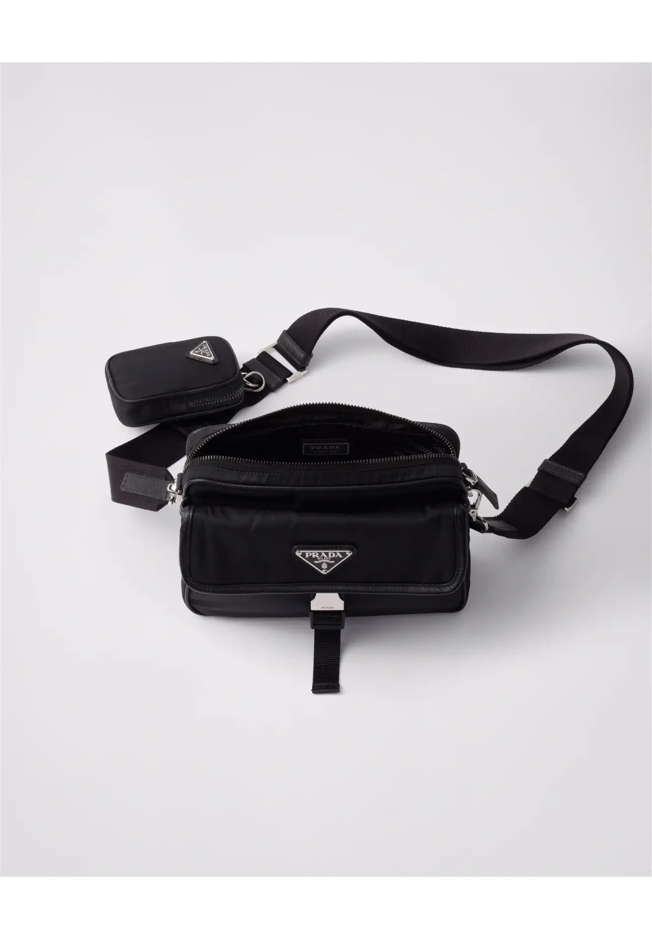 Re-Nylon xサフィアーノレザー ショルダーバッグ