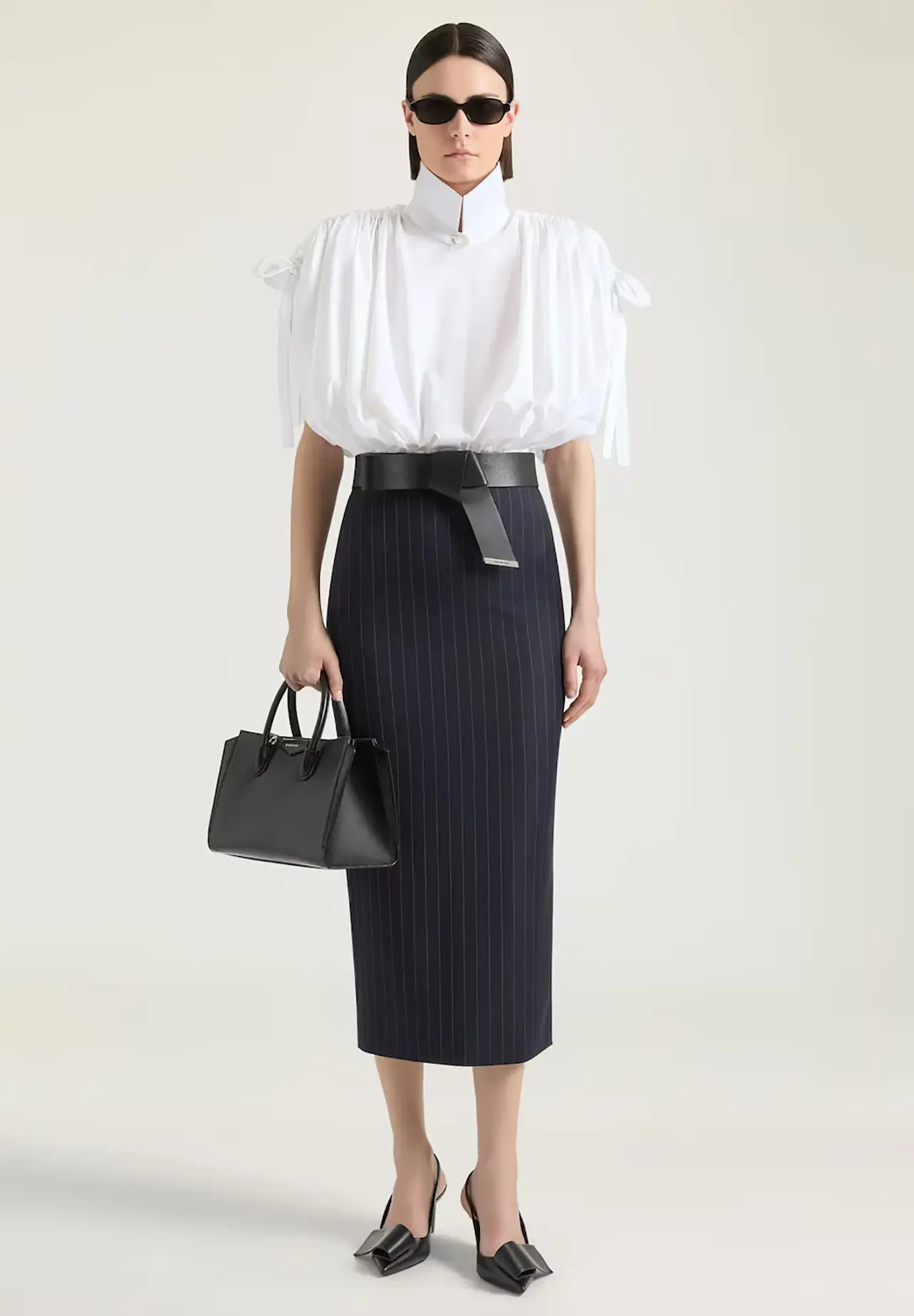 Small Antigona Catchall Bag in Shiny Grained Leather