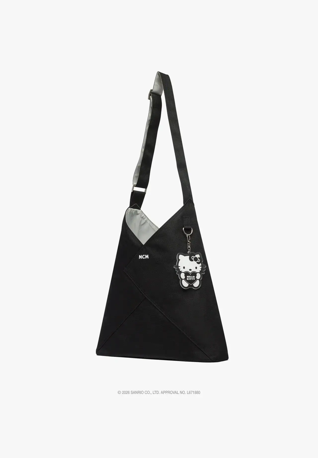 MCM x HELLO KITTY Aren ショルダーバッグ チャーム付き