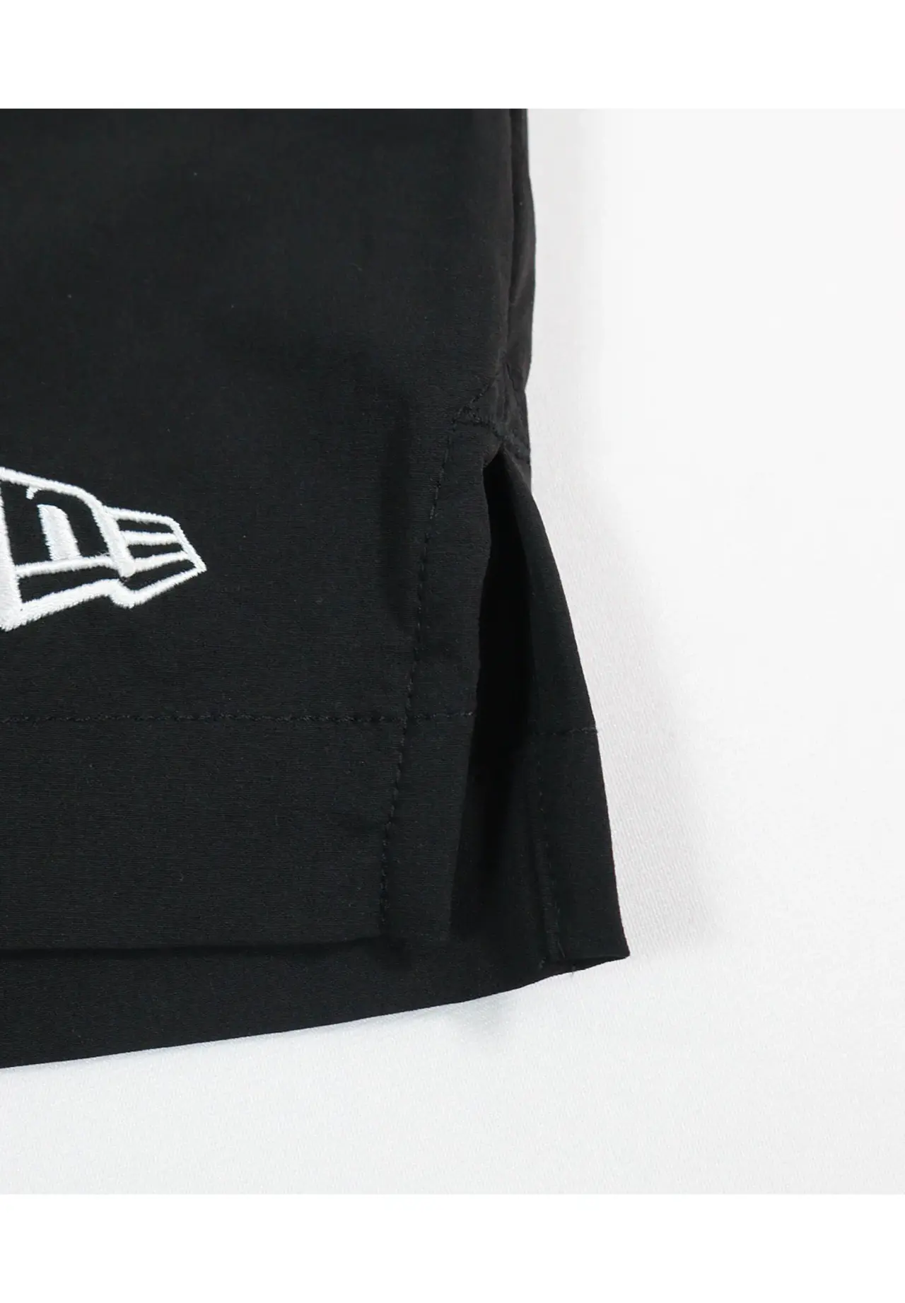 Water-Repellent Shorts (NEW ERA® Collaboration)
